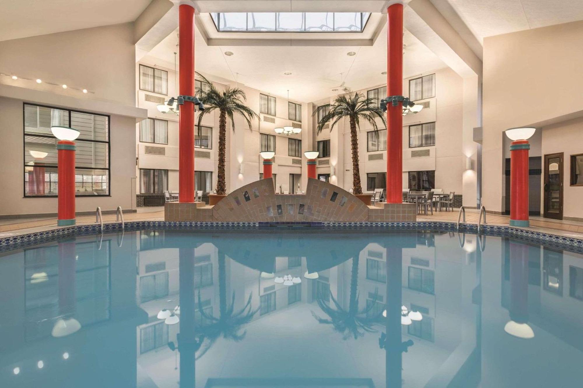 Country Inn & Suites By Radisson, Erie, Pa Kearsarge Extérieur photo