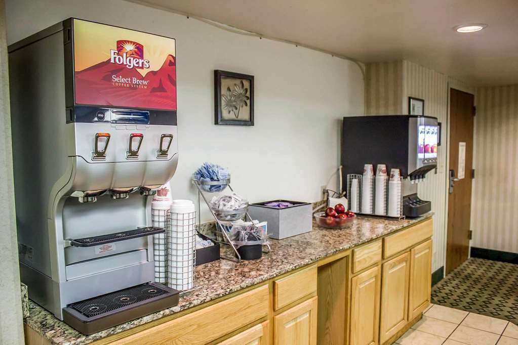 Country Inn & Suites By Radisson, Erie, Pa Kearsarge Restaurant photo